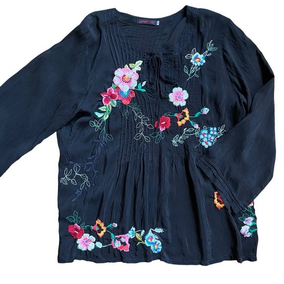 Johnny Was Floral Embroidered Peasant Blouse Lightweight Boho Cottagecore - Picture 11 of 16
